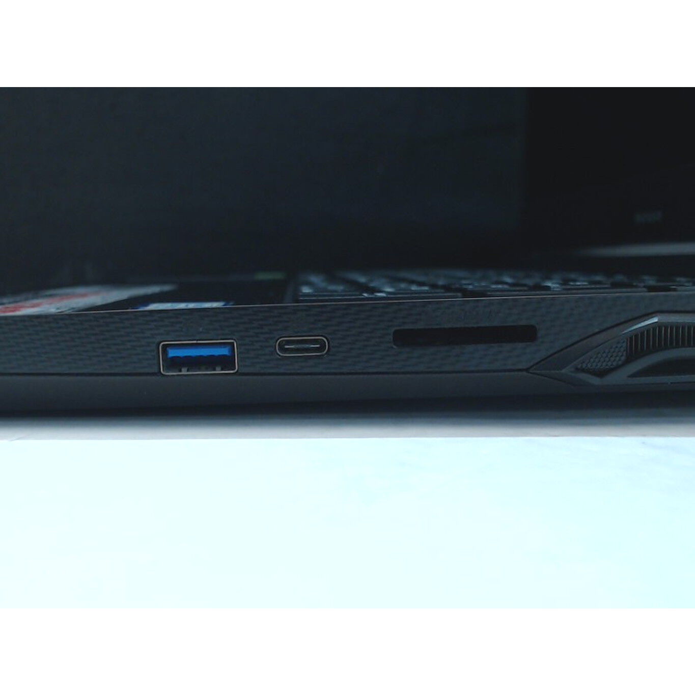 中古 mouseノートPC(i7-9750H/16GB/SSD256GB/HDD1TB/MX250/W11H