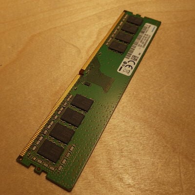 【鹿児島店】中古  PC4-19200 8GB デスクトップ用_ 184886 