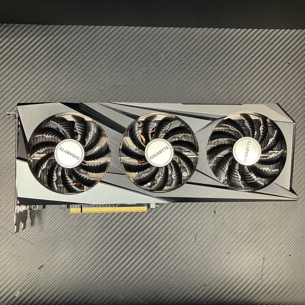 中古 GIGABYTE GV-R76GAMING OC-8GD (RX7600 8G) 162746 （353514