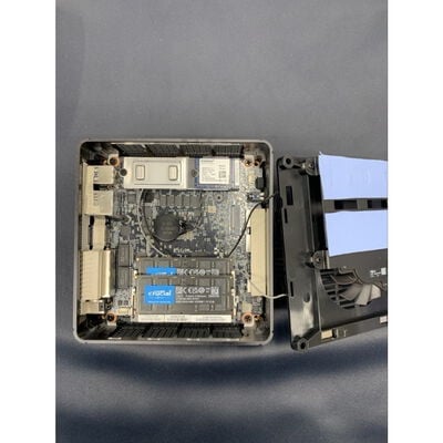 【横浜駅前店】中古  MINIS FORUM MINISFORUM UM890 Pro (AMD Ryzen 9 8945HS/64GB/CPU内蔵//W11P/有線LAN◯無線LAN◯) 3400008394 