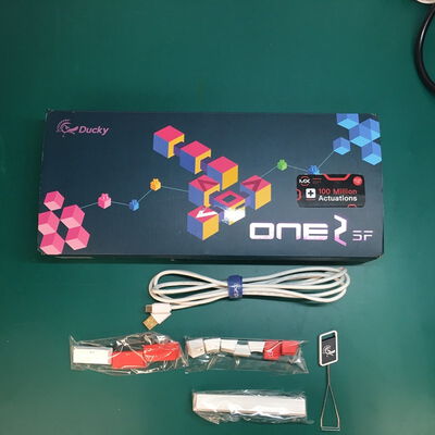 【佐賀南部バイパス店】中古  Ducky One 2 SF RGB Pure White静音赤軸(英語配列) 5250000555 