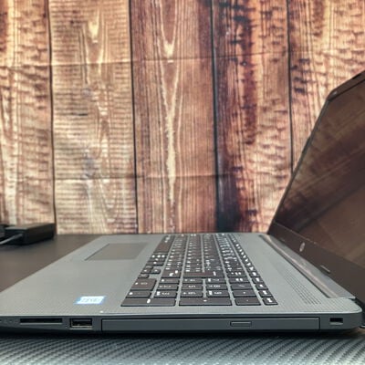 【富士青葉店】中古  HP 250 G7(i5-8265U/8GB/SSD128GB/W11H) 4660002254 