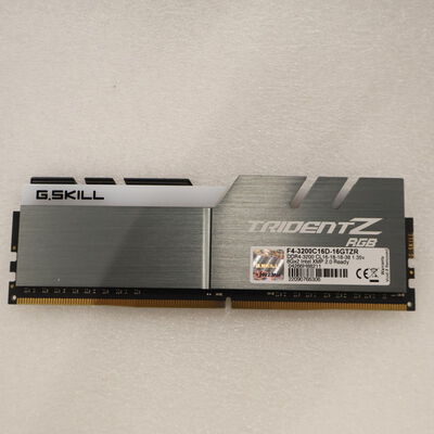 【通販センター】中古  PC4-25600 8GB デスクトップ用(DDR4-3200) 140727 