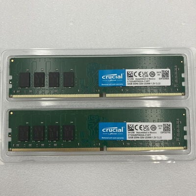 【新潟店】中古  Crucial CT2K32G4DFD832A (DDR4 PC4-25600 32GBx2) 3290007293 