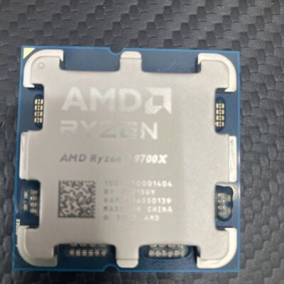 【富士青葉店】中古  AMD Ryzen 7 9700X (AM5/3.8GHz/40M/C8/T16/65W) 169022 