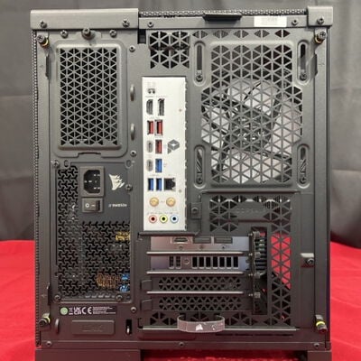 【静岡東瀬名店】中古  自作PC(Ryzen 7 9800X3D/32GB/SSD256GB/なし/RX9060XT 16GB/なし) 5140001324 