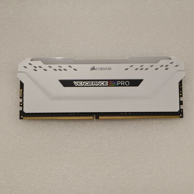 【通販センター】中古  PC4-25600 8GB デスクトップ用(DDR4-3200) 140727 