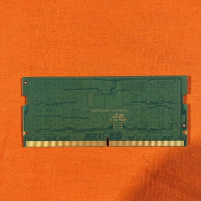 【なんば店】中古  PC5-44800 16GB ノート用 178698 