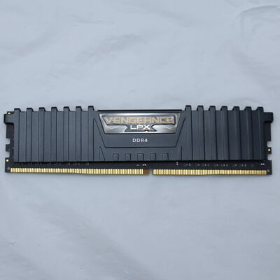 【通販センター】中古  PC4-21300 4GB デスクトップ用(DDR4-2666) 126164 
