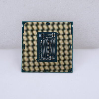 【通販センター】中古  INTEL Core i9 9900KF (1151/3.60GHz/16M/C8/T16) 139475 