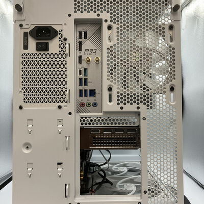 【新潟店】中古  自作PC(i5 12400F/32GB/SSD480GB/なし/RTX3060Ti 8GB/OS無し) 3290006710 