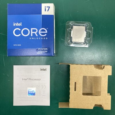 【神戸・三宮店】中古  INTEL Core i7 13700K (1700/3.4G/30M/C16/T24) 152750 