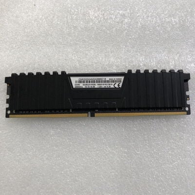 【甲府飯田店】中古  PC4-21300 16GB デスクトップ用(DDR4-2666) 135638 