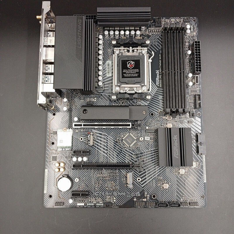 ASRock B650 PG Lightning マザーボード 中古 b650-pg-lightning_thumb.jpg