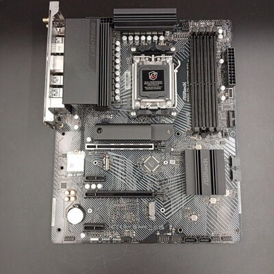 【大須店】中古  ASRock B650 PG Lightning WiFi (B650 AM5 ATX DDR5) 3120022463 