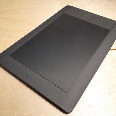 【鹿児島店】中古  wacom intuos 5 touch MEDIUM(PTH-650/K0) 4700001015 