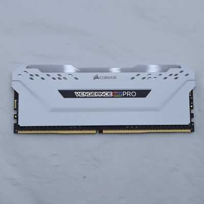 【通販センター】中古  PC4-25600 8GB デスクトップ用(DDR4-3200) 140727 