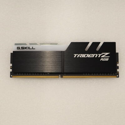 【通販センター】中古  PC4-25600 8GB デスクトップ用(DDR4-3200) 140727 