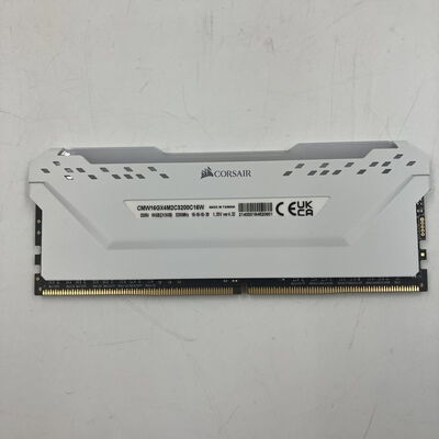 【なんば店】中古  PC4-25600 8GB デスクトップ用(DDR4-3200) 140727 