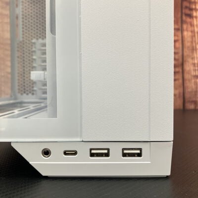 【富士青葉店】中古  Lian Li O11 VISION COMPACT WT (E-ATX ｶﾞﾗｽ) 5070001909 