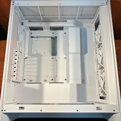 【なんば店】中古  NZXT CM-H72FW-01(H7 FLOW WH E-ATX ｶﾞﾗｽ) 3280020703 