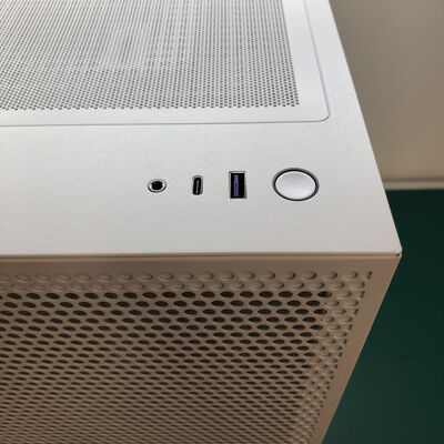 【津ラッツ店】中古  自作PC（Ryzen 5 9600X/32GB/ストレージ無/RX7800XT/Gigabit+WiFi/OS無） 180060 