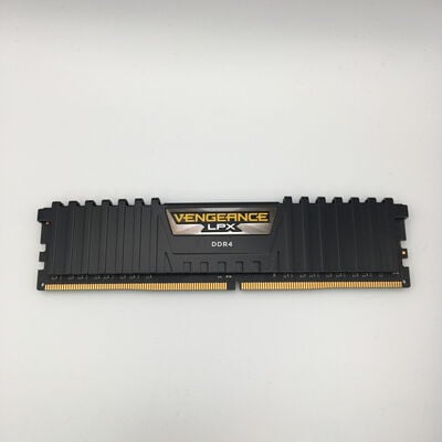 【秋葉原本店】中古  PC4-24000 8GB デスクトップ用(DDR4-3000) 128475 