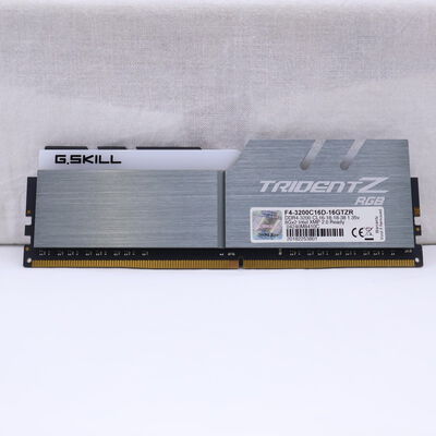 【通販センター】中古  PC4-25600 8GB デスクトップ用(DDR4-3200) 140727 