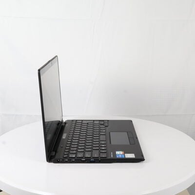 【通販センター】中古  FUJITSU LIFEBOOK UH10/E3 FMVUU1FUV3 (Intel Core  i7 1135G7 2.40GHz/8GB/SSD256GB/-/オンボード/13.3/1920x1080/Wi-Fi/WEBCAM/W11H64 MAR) 186349 