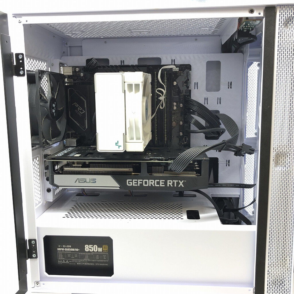 中古 自作PC(i5 12400F/32GB/SSD1TB+240GB/HDD1TB/RTX3060Ti