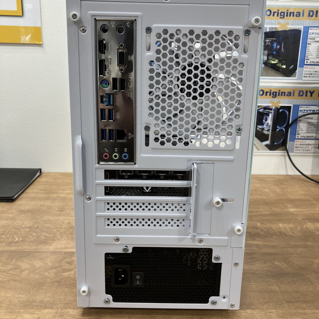 【即使用可】自作PC Core i3 SSD 240GB 即使用可】自作PC Core i3 SSD 240GB