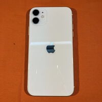 中古  【SIMロック解除済み】【docomo】 Apple iPhone11 64GB (ホワイト) MHDC3J/A 新パッケージ版 155685 