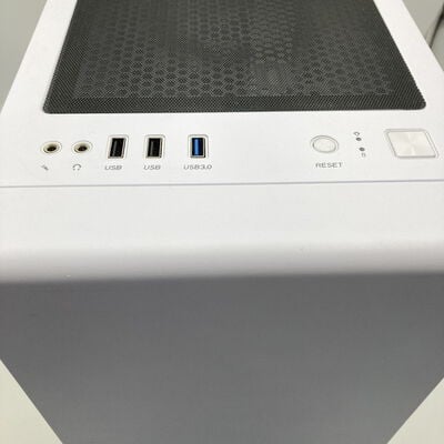 【神戸・三宮店】中古  Thermaltake CA-1Q9-00S6WN-00(S100 TG WH mATX) 3430006530 