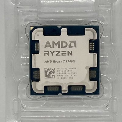 【八王子店】中古  AMD Ryzen 7 9700X (AM5/3.8GHz/40M/C8/T16/65W) 169022 
