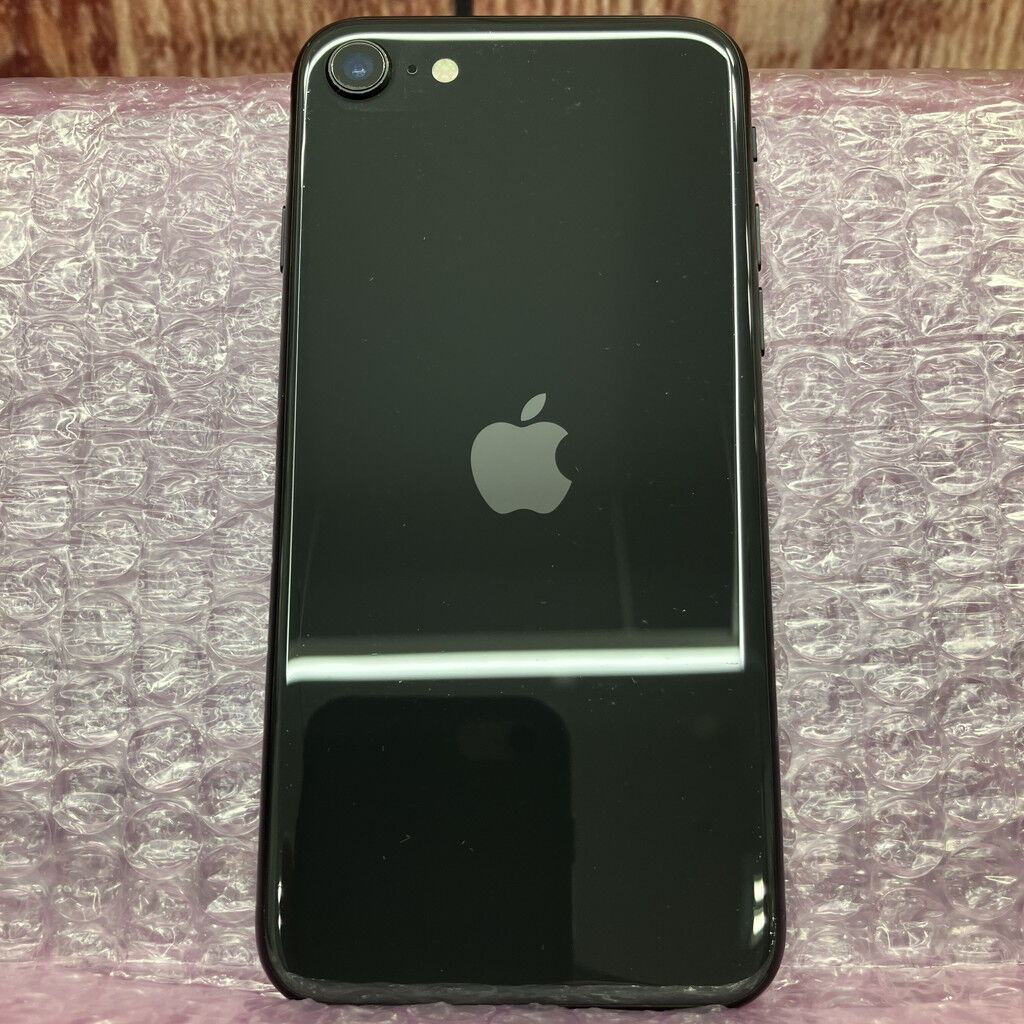 中古 Apple iPhoneSE 4.7インチ (第2世代/2020) 64GB (ブラック) 国内