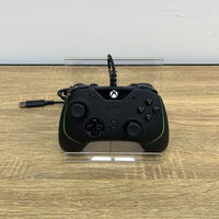 中古  Razer Wolverine V2 (RZ06-03560100-R3M1) 183434 