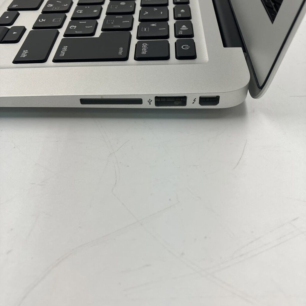 中古 Apple MacBook Air (13.3 i5/1.3G 256GB) MD761J/A 122502