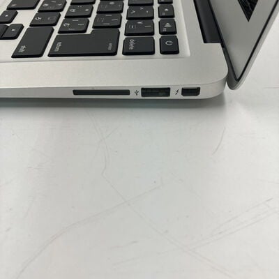 【なんば店】中古  Apple MacBook Air (13.3 i5/1.3G 256GB) MD761J/A 122502 