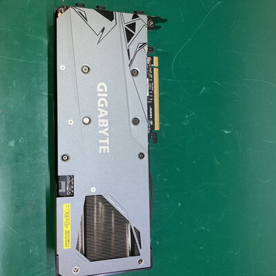【神戸・三宮店】中古  GIGABYTE GV-R76GAMING OC-8GD (RX7600 8G) 162746【8/14価格改定!】 