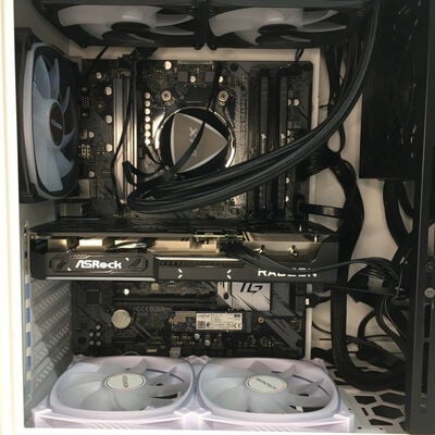 【博多店】中古  自作パソコン (Ryzen 5 5600/32GB/SSD500GB+500GB+256GB/RX9060XT 16GB/OSなし) 3310006518 