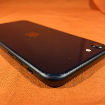【なんば店】中古  【docomo版SIMフリー】Apple iPhoneSE 4.7インチ (第3世代) 64GB (ミッドナイト) MMYC3J/A 154836 