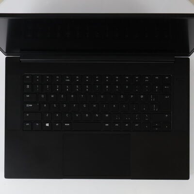 【通販センター】中古  Razer Blade 15 RZ09-03519J11-R3J1(Intel Core i7 10750H/16GB DDR4 (PC4)/SSD256GB/なし/NVIDIA GeForce GTX 1660 Ti 6GB/15.6/1920x1080/Wi-Fi/W11H64 MAR) 199279 