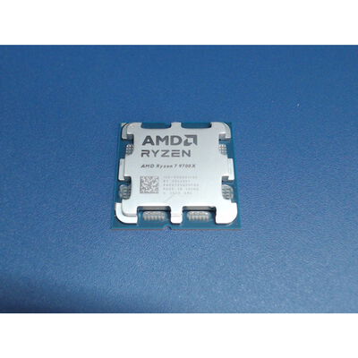 【前橋ｲﾝﾀｰｱｶﾏﾙ店】中古  AMD Ryzen 7 9700X (AM5/3.8GHz/40M/C8/T16/65W) 169022 