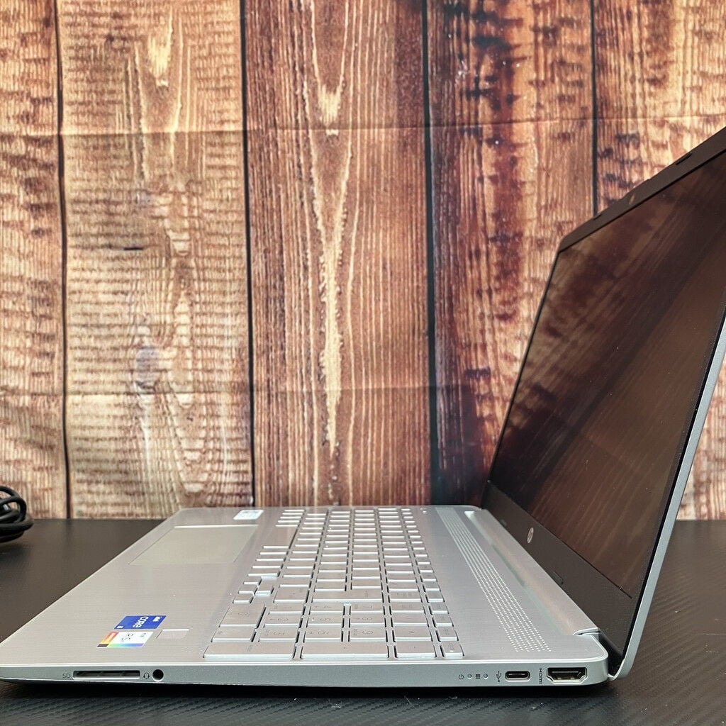 HP ノートPC　model 15s-fq5041TU 中古 HP Laptop 15s-fq5041TU(i5-1235U/8GB/SSD256GB/W11H) 5070001958