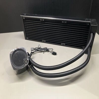 【座間相武台】中古  EKWB CR360 Lux D-RGB(360mm ARGB 水 BK) 4510002098 
