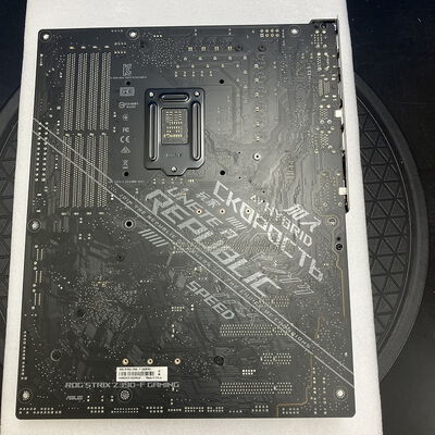 【新潟店】中古  ASUS ROG STRIX Z390-F GAMING (Z390 1151 ATX DDR4) 138866 