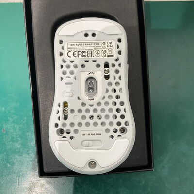 【浦添城間店(沖縄)】中古  XTRFY M42 RGB 　WH 4780001656 