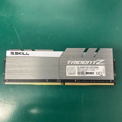 【神戸・三宮店】中古  PC4-25600 16GB デスクトップ用 140728 
