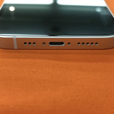 【なんば店】中古  【docomo版SIMフリー】Apple iPhone13 6.1インチ 128GB (スターライト) MLND3J/A 147321 