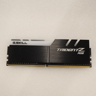 【通販センター】中古  PC4-25600 8GB デスクトップ用(DDR4-3200) 140727 